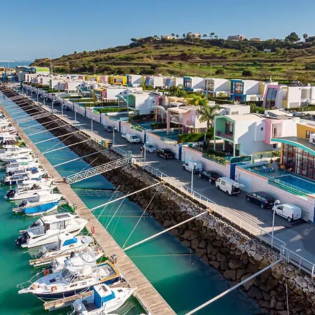 Marina Βίλα Αλμπουφέιρα
